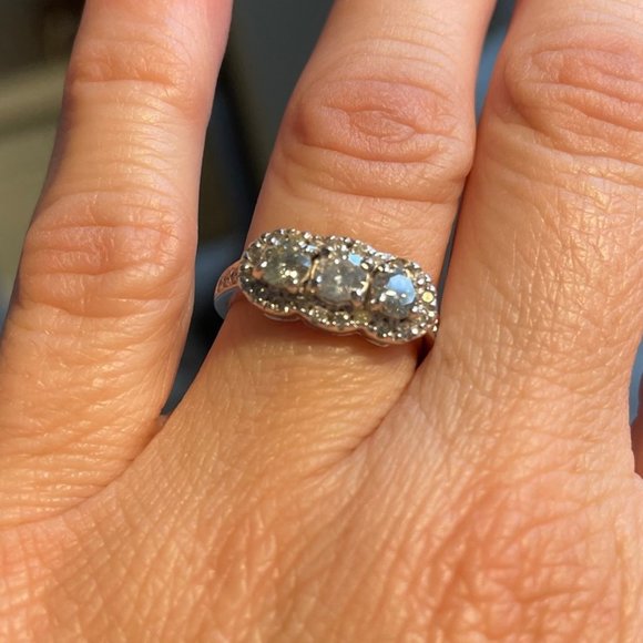 Antique 18kt White Gold 3 Stone Diamond Ring 1.25tcw - Picture 7 of 8